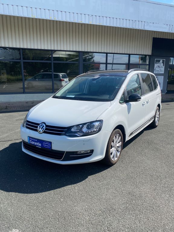 Bild des Angebotes Volkswagen Sharan Highline Black Style Standhei AHK DSG NAV