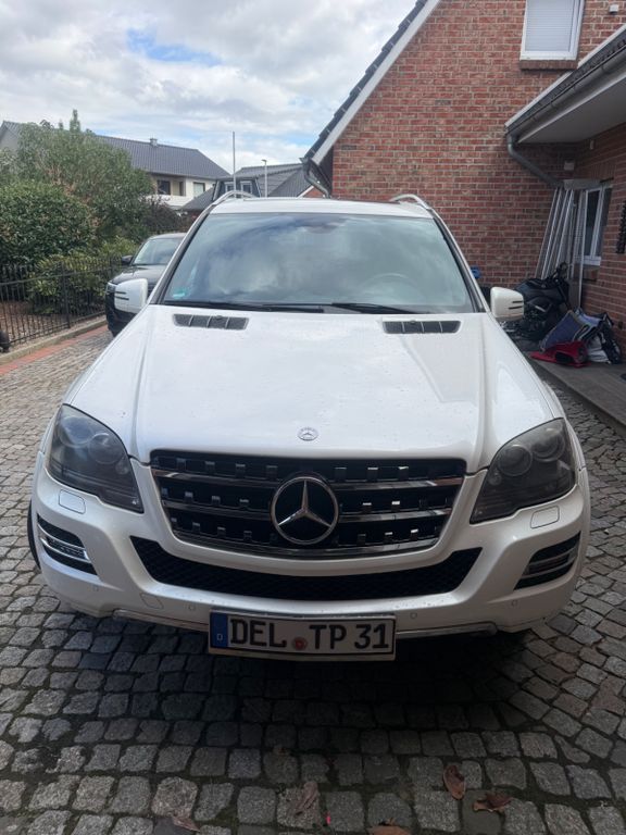 Bild des Angebotes Mercedes-Benz ML 350 CDI 4MATIC Grand Edition EZ 02/2011