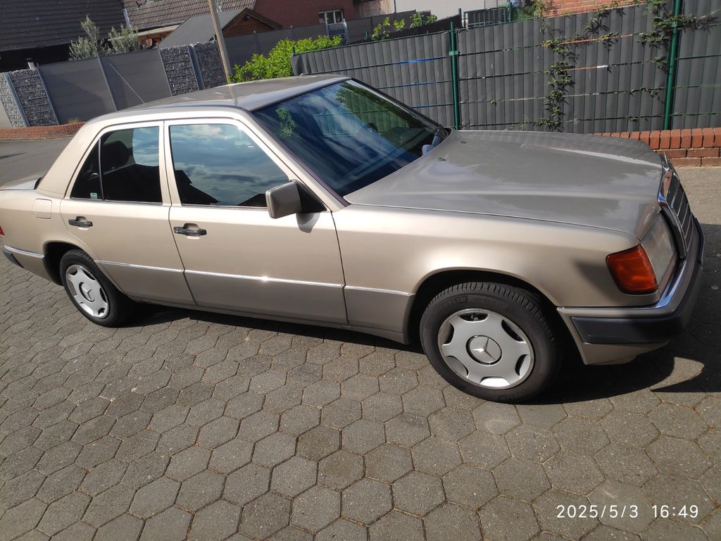 Bild des Angebotes Mercedes-Benz W124 200 D