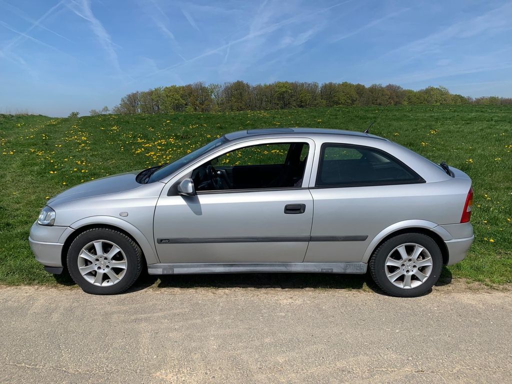 Bild des Angebotes Opel Astra 1.6 16V Sportive, Baujahr 1998