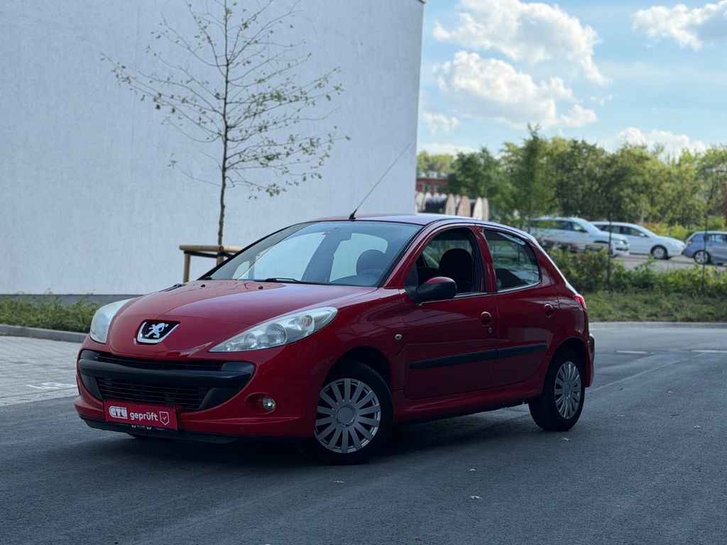 Bild des Angebotes Peugeot 206+ 1.1 60*Tüv Neu*5 Türer*Top*Gepflegtes Auto*