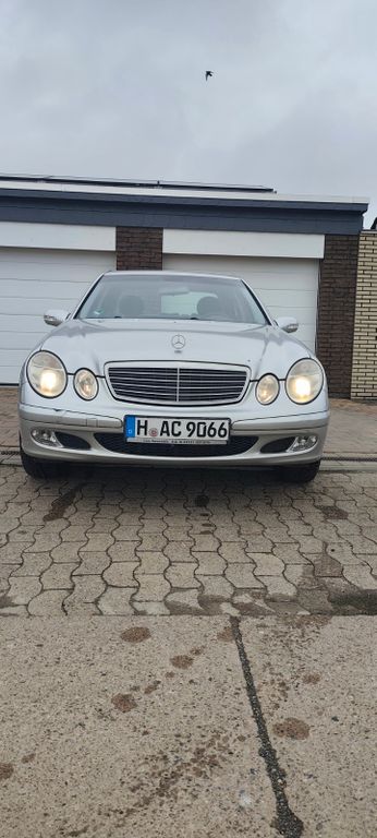 Bild des Angebotes Mercedes-Benz E 200 Kompressor Automatik Classic