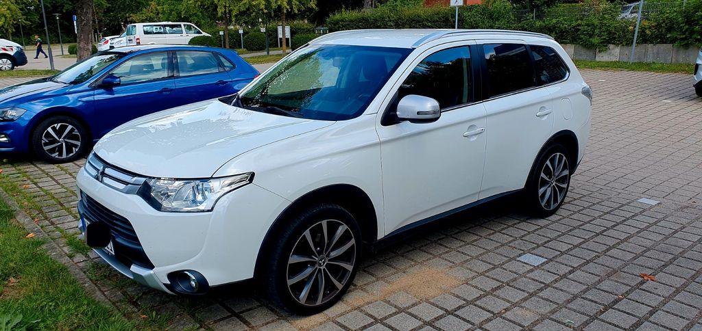 Bild des Angebotes Mitsubishi Outlander 2.2 DI-D ClearTec 4WD AT Diamant E...
