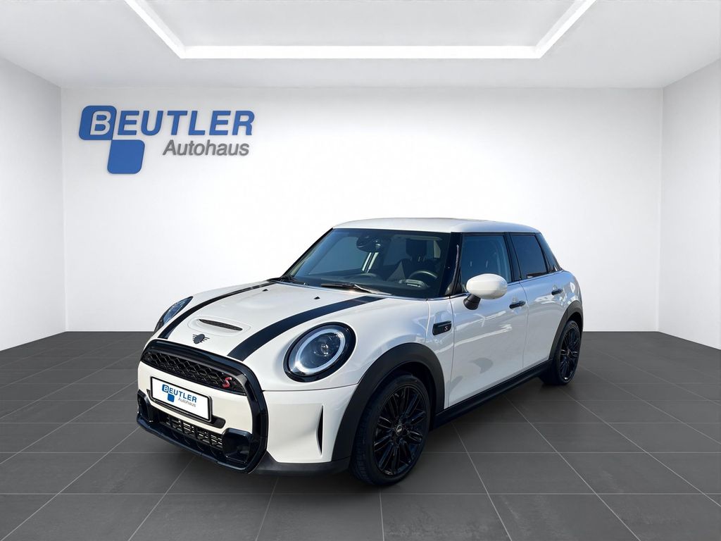 Bild des Angebotes MINI Cooper S 5-Türer 17" Navi Kamera Carplay LED