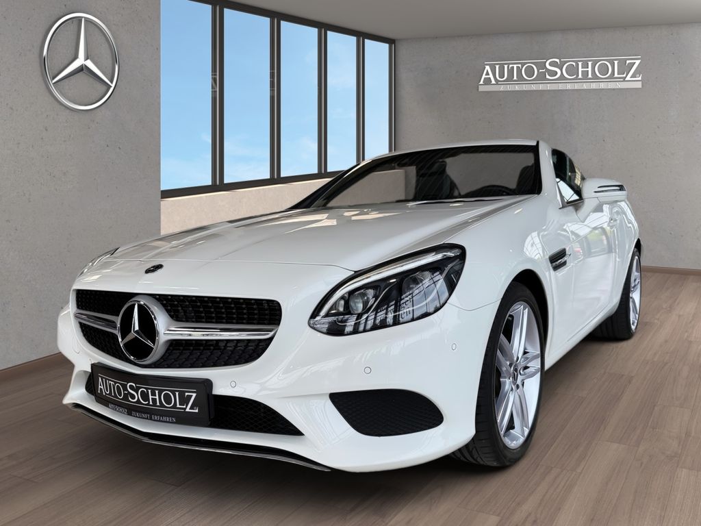 Bild des Angebotes Mercedes-Benz SLC 180 SPORT PAKET+LED ILS+AMBI+KAMERA+AIRGUIDE