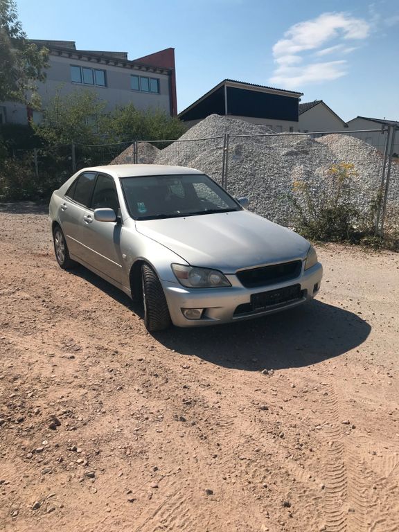 Lexus IS 200 Auto -