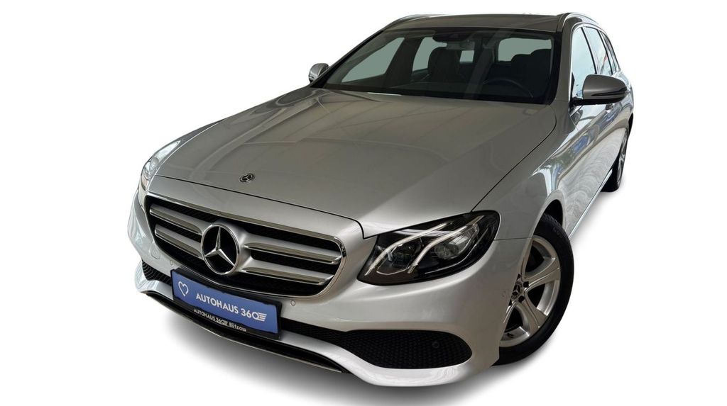 Bild des Angebotes Mercedes-Benz E 220 E 220 d Avantgarde LED/NAVI/CARPLAY