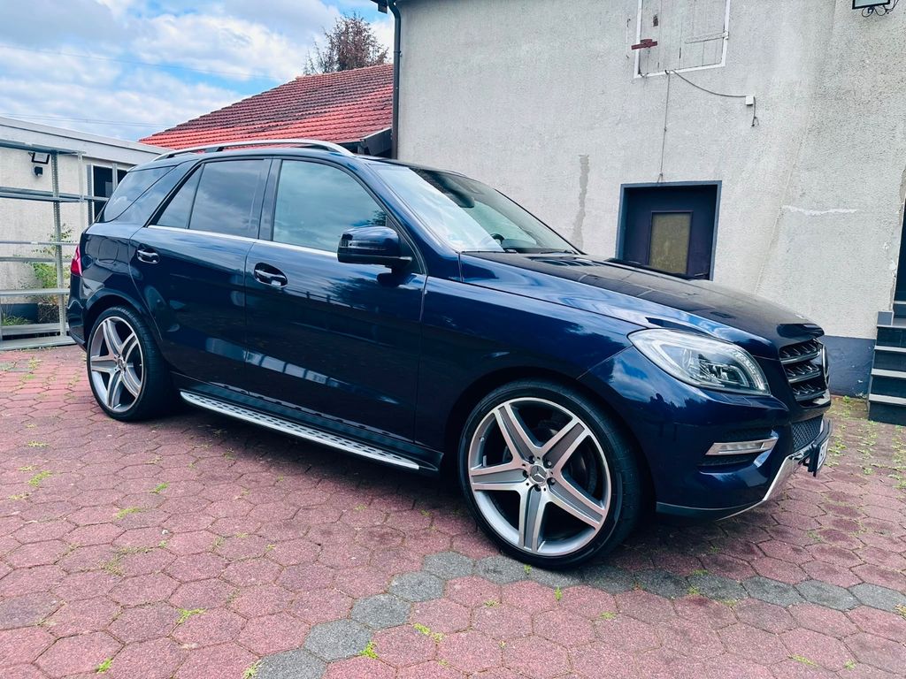 Bild des Angebotes Mercedes-Benz ML 350 BlueTEC 4MATIC- AHK, Scheckheft, TÜV.