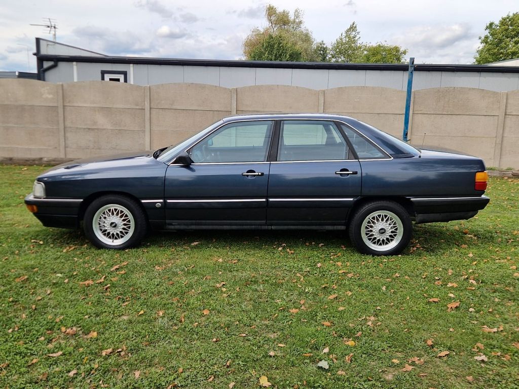 Audi 200