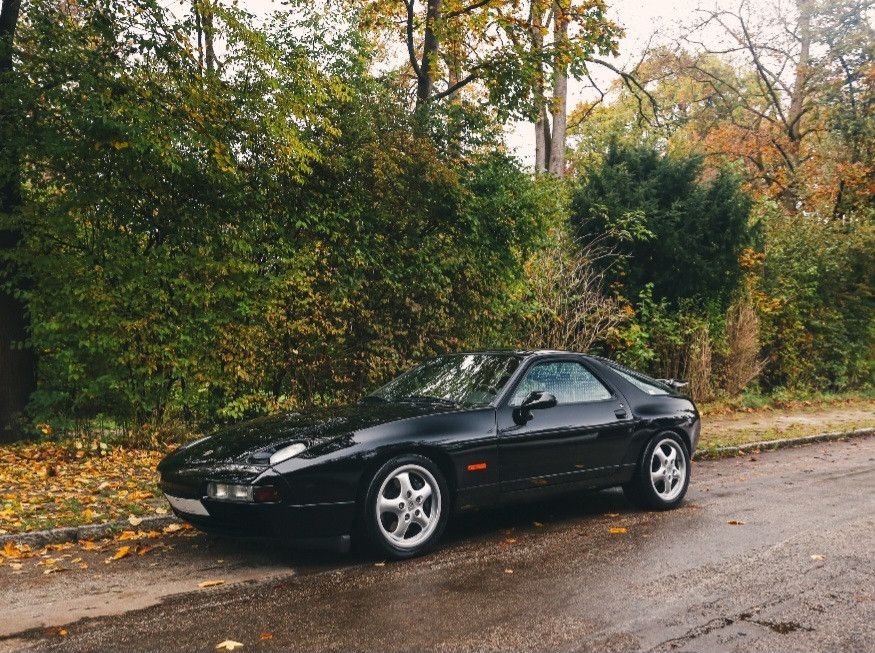 Bild des Angebotes Porsche 928 GTS 5 GANG - SCHALTER - ABSOLUTE RARITÄT !!!