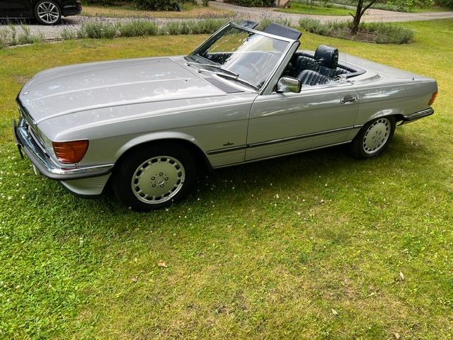 Mercedes-Benz SL 300, W107