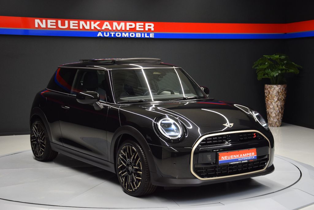 Bild des Angebotes MINI Cooper S Favoured Trim M Pano HuD Leder 18 Zoll