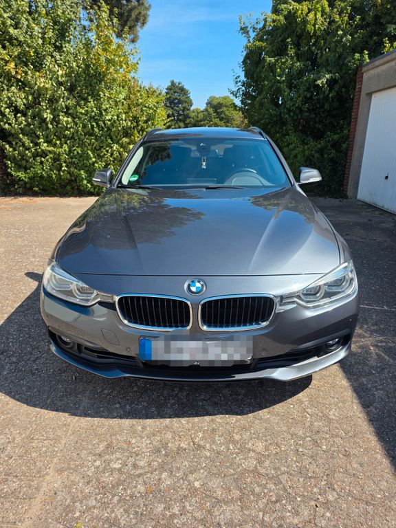 Bild des Angebotes BMW 330i Touring Advantage Automatic Advantage