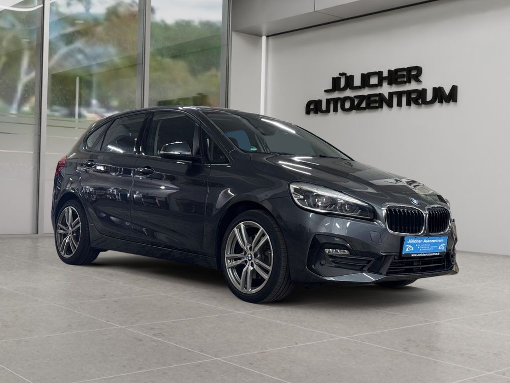 Bild des Angebotes BMW 220i Active Tourer Sport Aut., 2.Hand, 8x ber.
