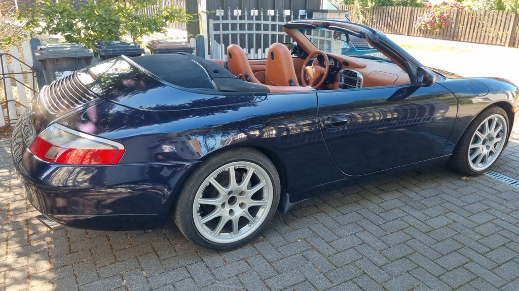 Porsche 996 Carrera 4 Cabriolet Carrera