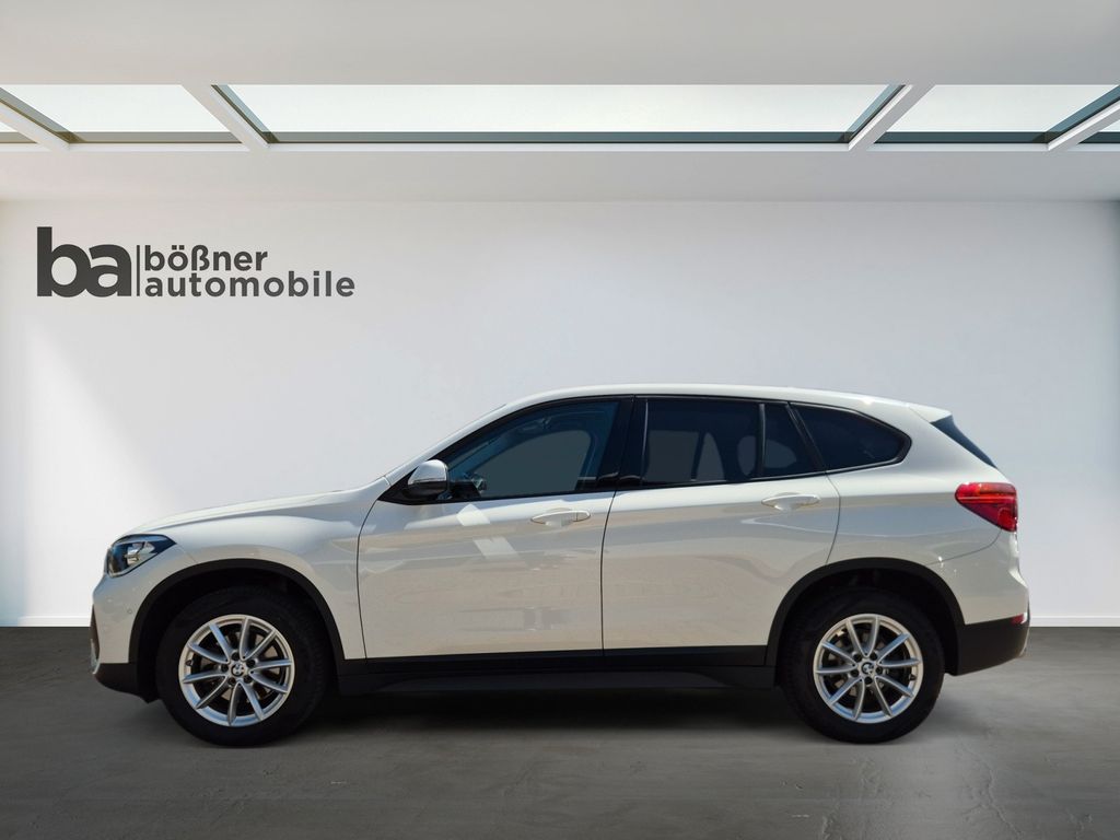 Bild des Angebotes BMW X1 sDrive 18i Advantage 1.Hand/PDC v+h/Notbrems.