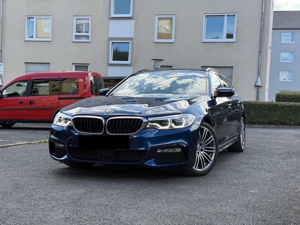 Bild des Angebotes BMW 530d xDrive Touring M PAKET PANO CARPLAY HUD