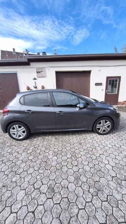 Bild des Angebotes Peugeot 208 PureTech 82 Signature Signature