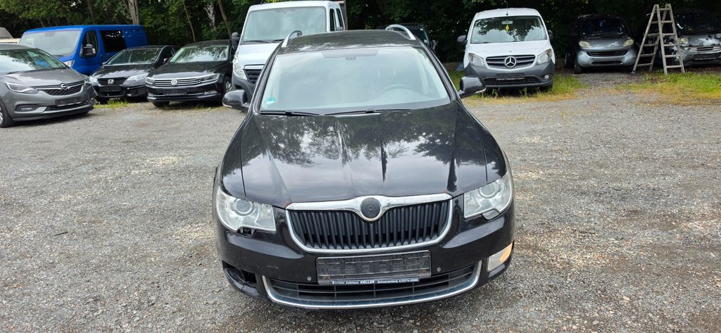 Bild des Angebotes Skoda Superb Combi Elegance 4x4** 2.0Tdi