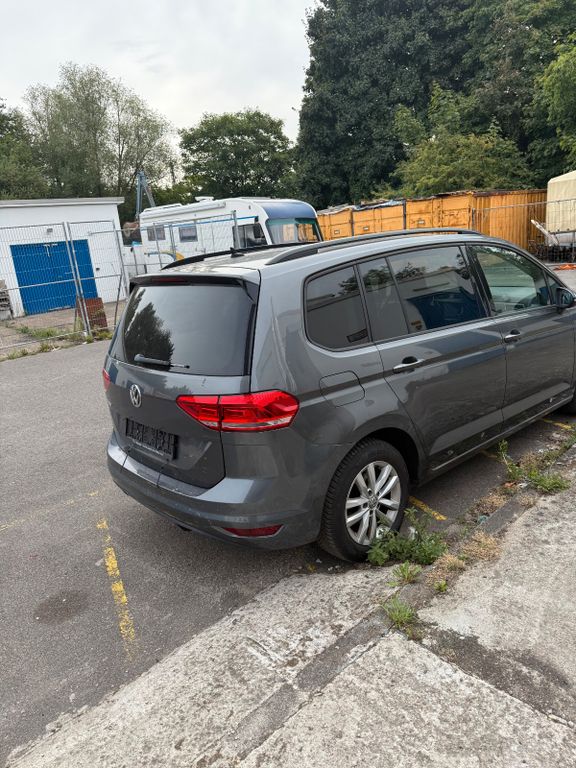 Bild des Angebotes Volkswagen Touran 1.6 TDI SCR DSG Trendline Trendline