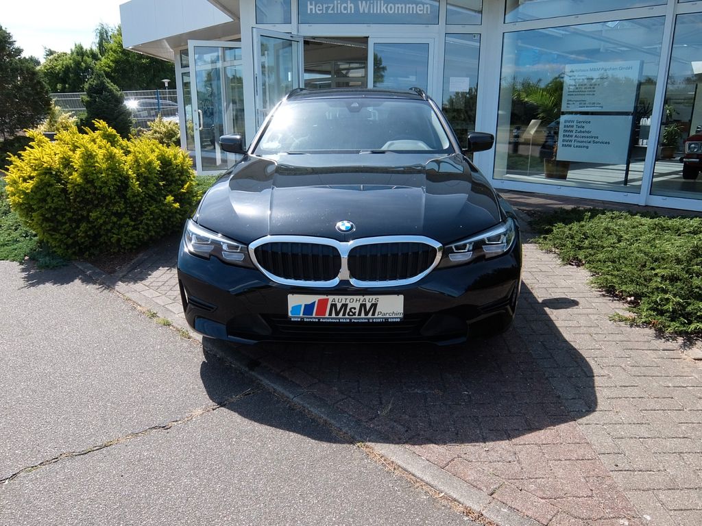 Bild des Angebotes BMW 318dA Touring Advantage LED NAVI DAB SH