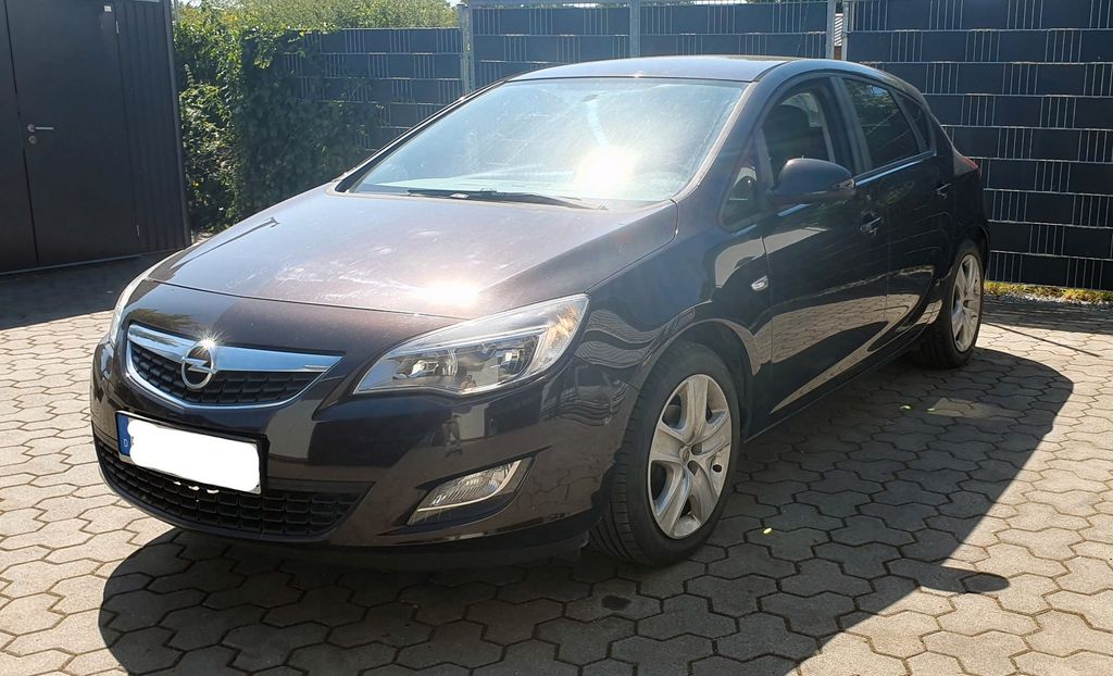 Bild des Angebotes Opel Astra 1.6 Edition Sport TÜV 2028 8x Bereift