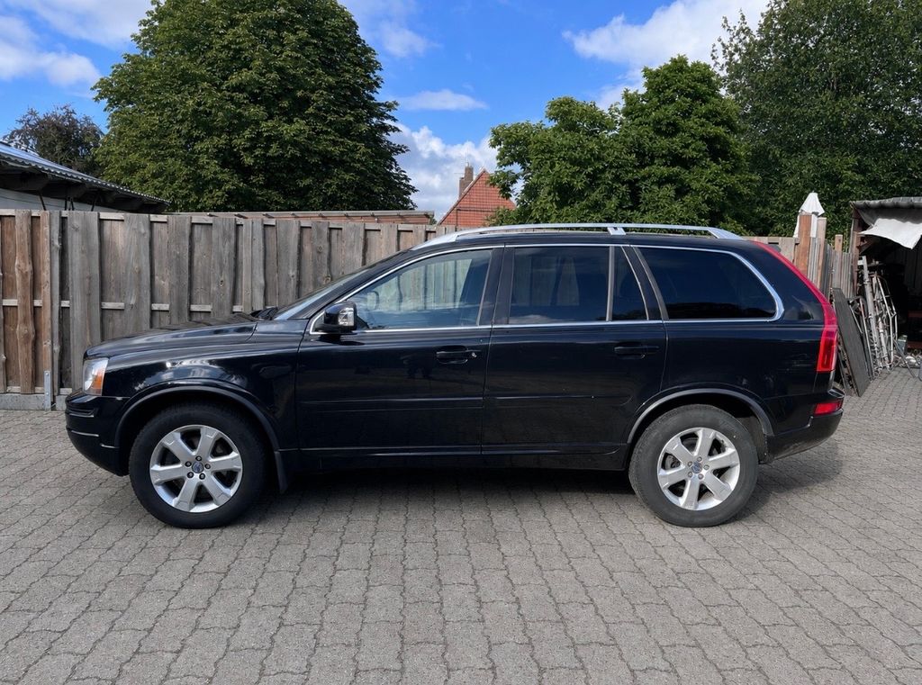 Bild des Angebotes Volvo XC90 2,4 D5 AWD Geartronic Momentum