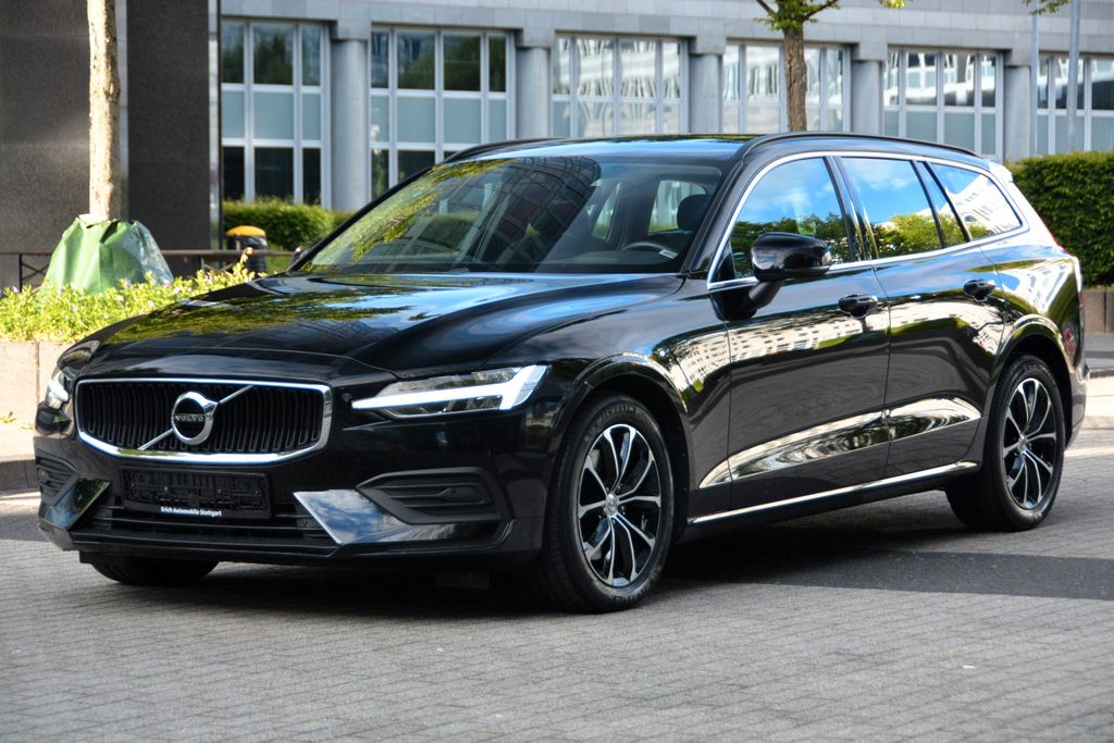 Bild des Angebotes Volvo V60 Kombi Momentum Pro| 1.HAND| LED| KEYLESS|SZH
