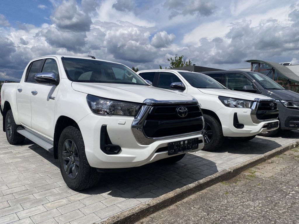 Bild des Angebotes Toyota Hilux 2.4 D-4D Double Cab Comfort 4x4