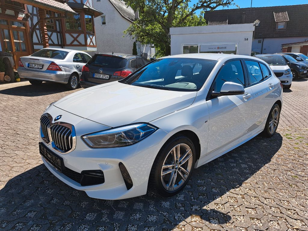 Bild des Angebotes BMW 120i Lim. M Sport/Shadow-L*PDC*SPUR*LED*CARPLAY*