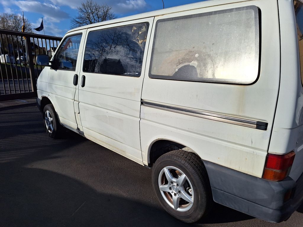 Bild des Angebotes Volkswagen T4  2,5L Benzin 5-Gang 2 Schiebetüren 7Sitze