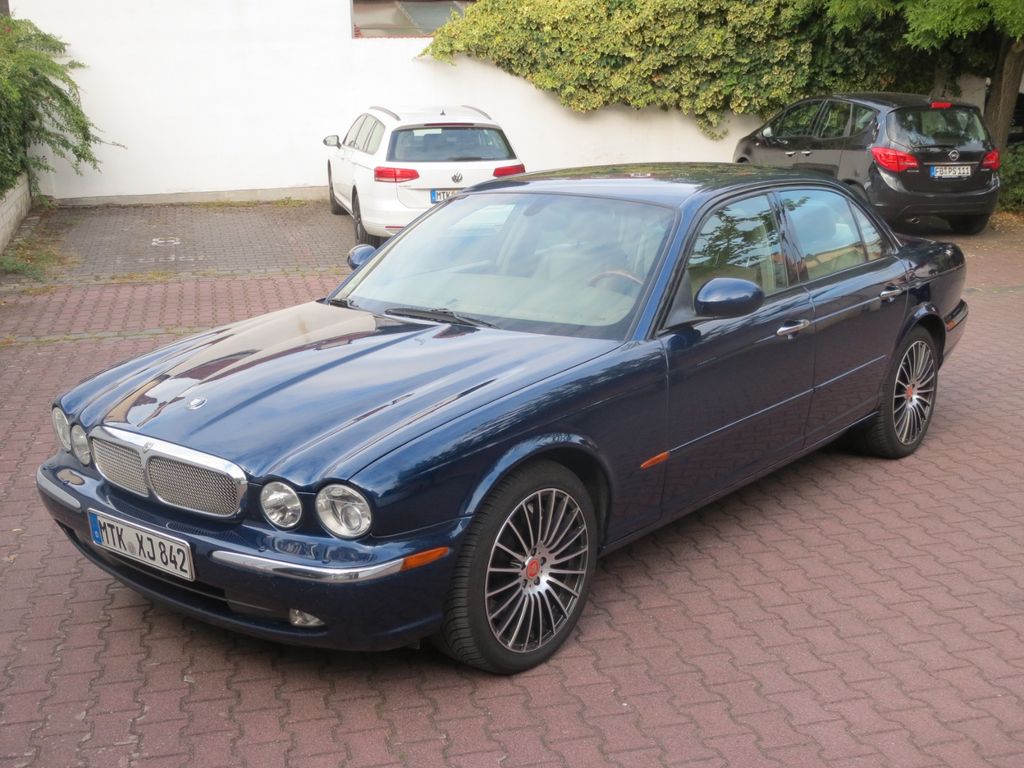 Bild des Angebotes Jaguar JAGUAR XJR X350 Voll-Alu Luftfederung 396PS Blau