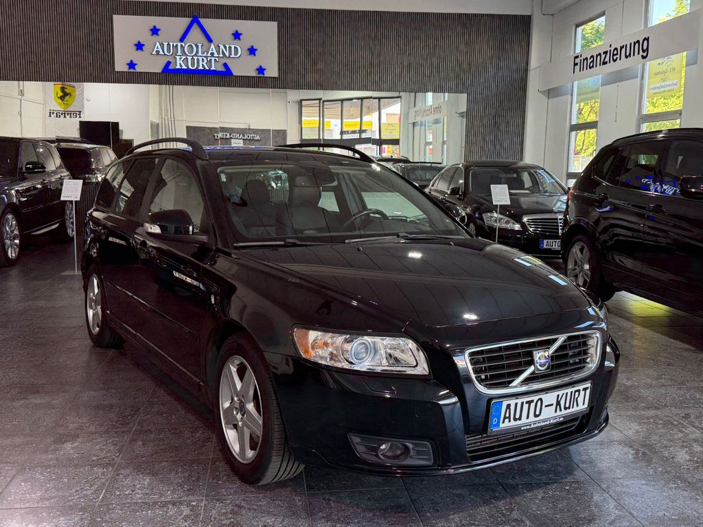 Bild des Angebotes Volvo V50 Kombi 2.0 D Momentum*Leder*Xenon*WR