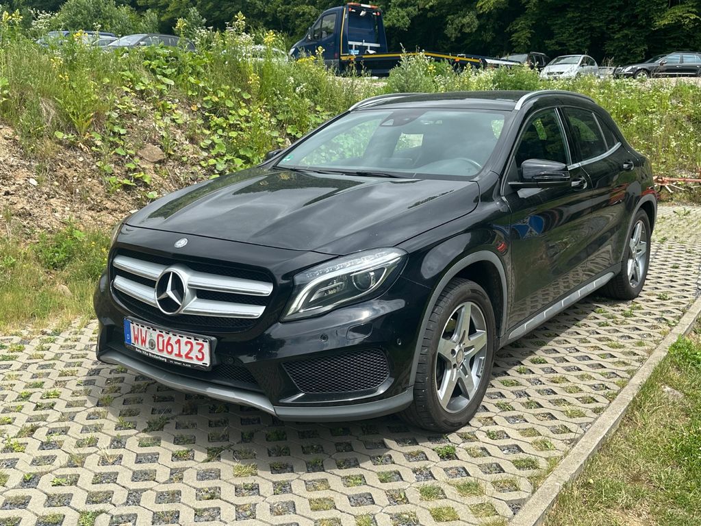 Bild des Angebotes Mercedes-Benz GLA 220 GLA AMG line LED 4Matic Panorama Kam.