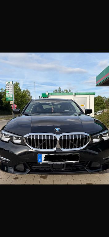 Bild des Angebotes BMW 320i xDrive Automatic -