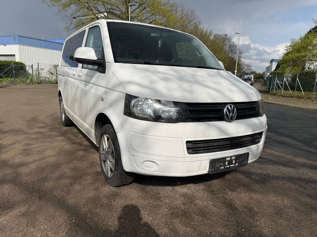 Bild des Angebotes Volkswagen T5 Kombi 9 Sitzer