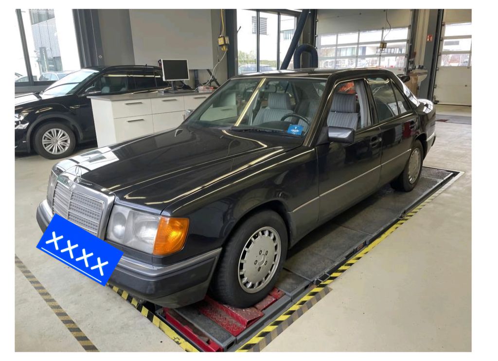 Bild des Angebotes Mercedes-Benz W124 300D Oldtimer H Zulassung