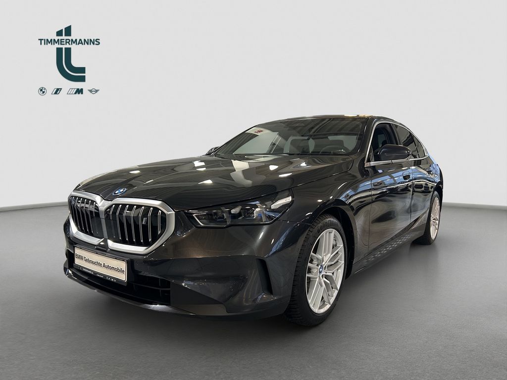Bild des Angebotes BMW i5 eDrive40 Pano Innovation- Travel- & Comfort