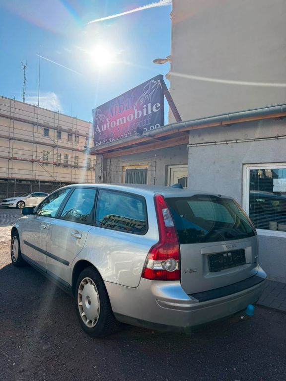 Bild des Angebotes Volvo V50 Kombi 2.0 D Kinetic