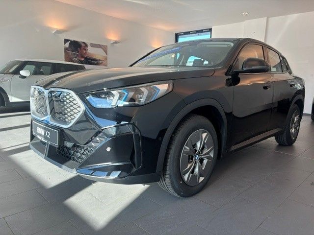 BMW iX2 eDrive 20 *AKTION'* Inno.-paket / AHK