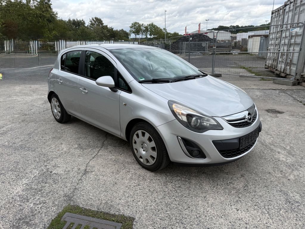 Opel Corsa 1.3 CDTI Color Edition / Mit Fahrradträger