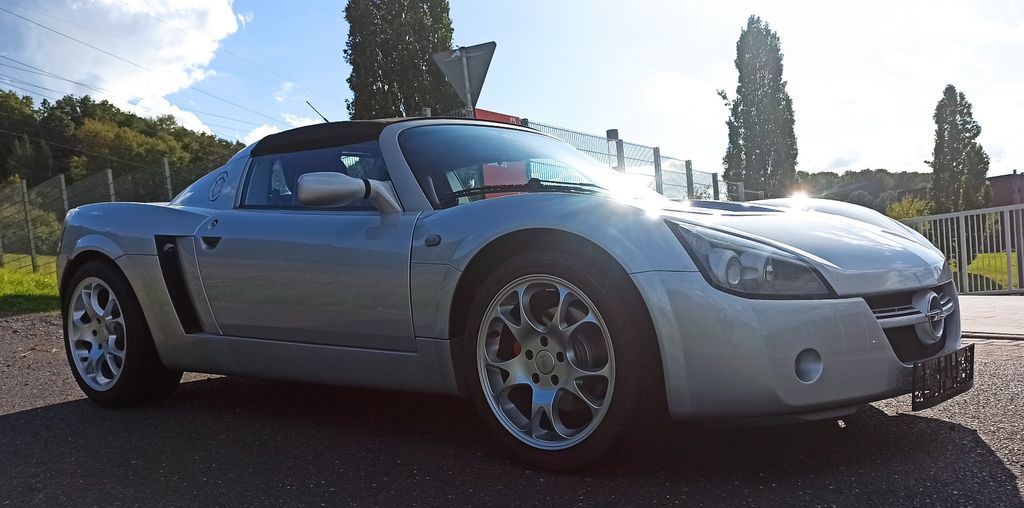 Opel Speedster 2.2 -