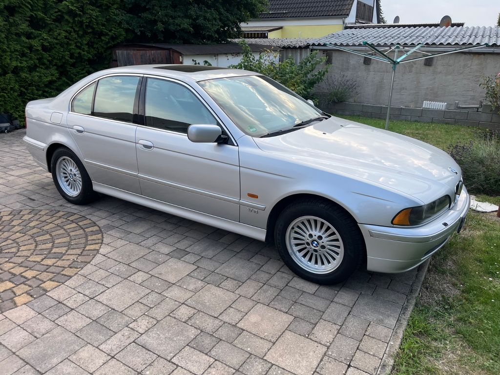 Bild des Angebotes BMW 535i A -V8 Exklusiv Scheckheft Rentnerfahrzeug