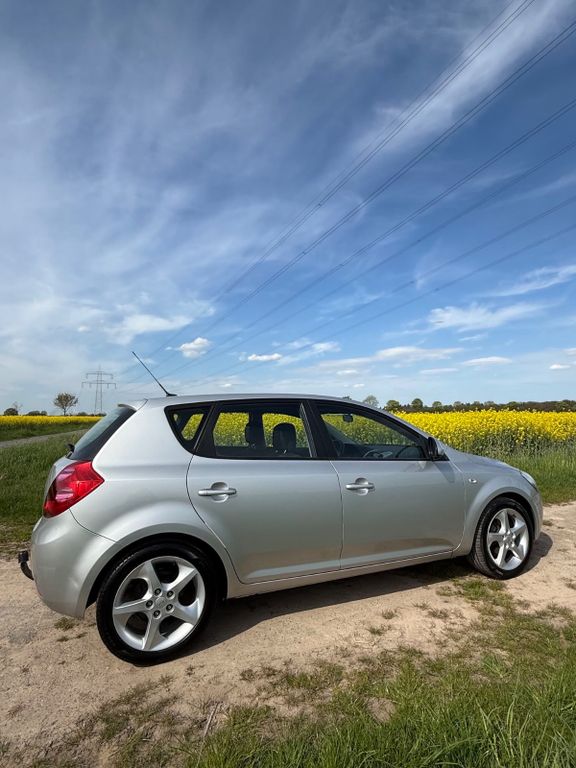 Bild des Angebotes Kia cee'd / Ceed 2.0 CVVT ED