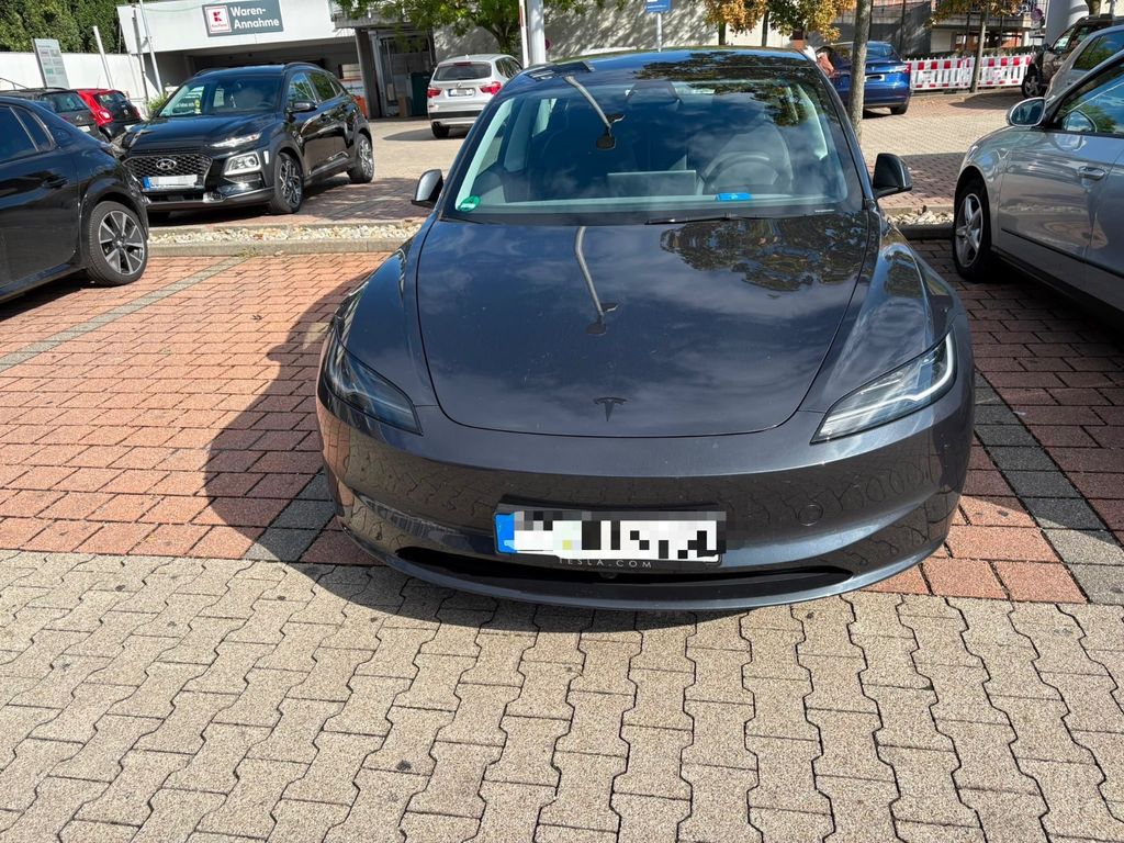 Bild des Angebotes Tesla Hinterradantrieb Long Range Batteri 1-Hand