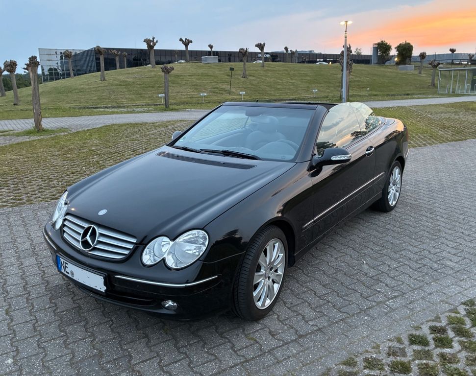 Bild des Angebotes Mercedes-Benz CLK 200 W209 Cabrio Klima Schwarz Automatik PDC