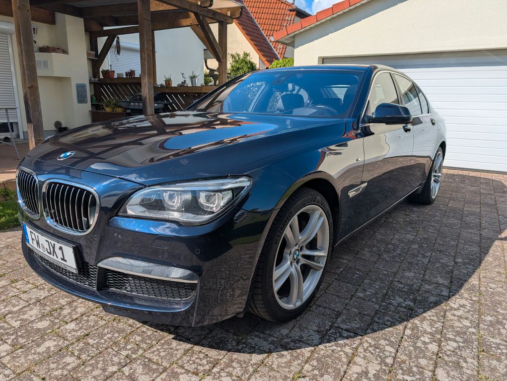Bild des Angebotes BMW 750i M-Paket ACC H.Kardon LED SoftC top Zustand