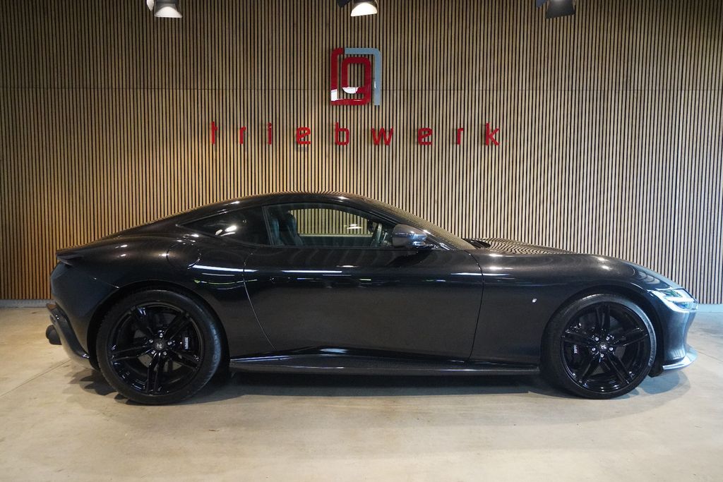Ferrari Roma 3.9 T V8-All in Black-BRD-U-frei*Amazing*