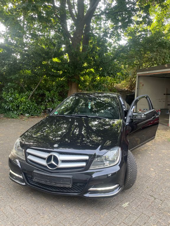 Bild des Angebotes Mercedes-Benz C 180 BlueEFFICIENCY Coupé -
