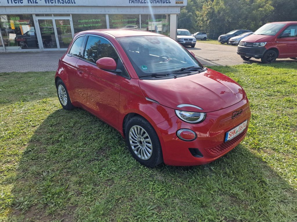 Bild des Angebotes Fiat 500e Red 118PS Batteriezertifikat 99,5%